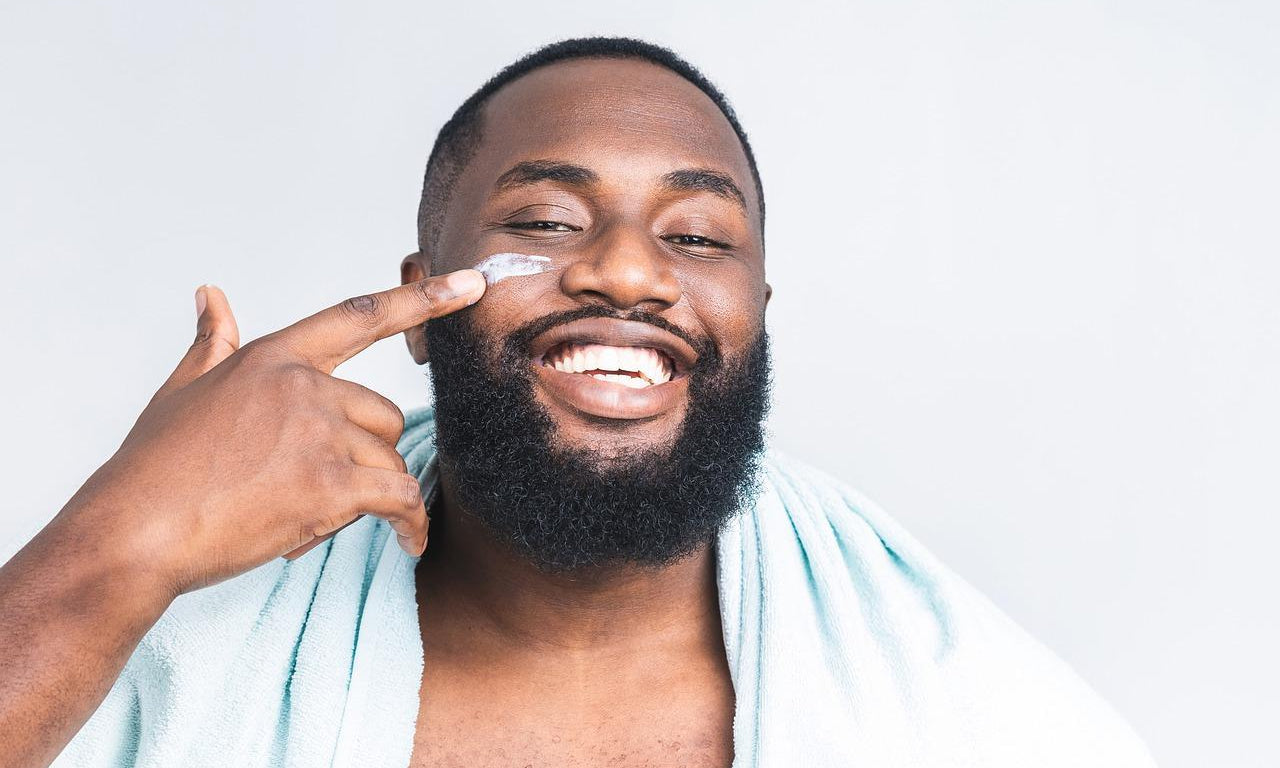 What to Look For in a Dark Spot Removal Cream for Men